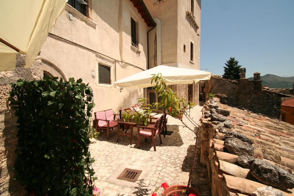 Sotto Il Castello Aparthotel Gagliano Aterno Exterior photo